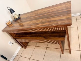 Mid-Century Modern kitchen table
