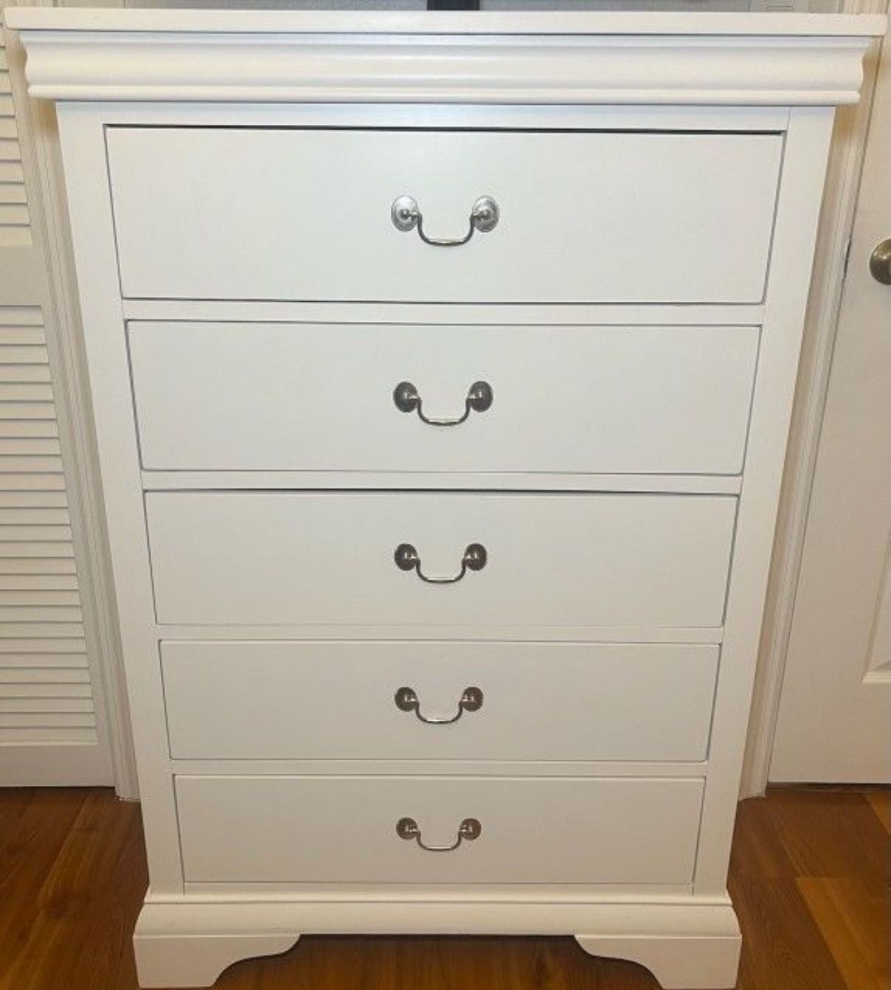 White 5 Drawer Dresser & Nightstand (Pre- Owned)