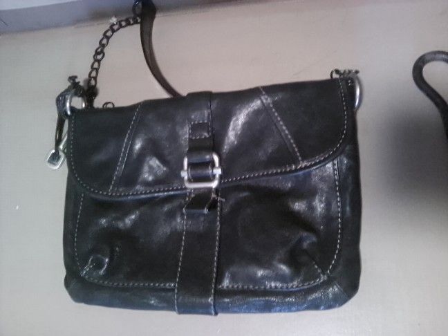 Elegant Black Leather Shoulder Bag