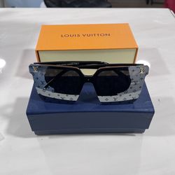 Louis Vuitton Sunglasses 100% Authentic 