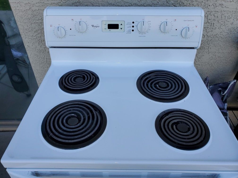 **(FREE)**Whirlpool super capacity 465 electric range (GOOD CONDITION