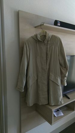 Women's Mulberry rain coat with hoodie