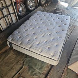 Posture Pedic Matress... Queen Sixe