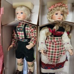 Vintage Dolls Plays Music Hansel and Gretel