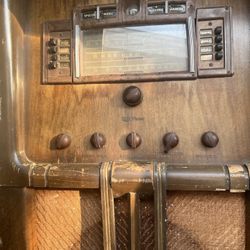 Vintage RCA Victor Radio