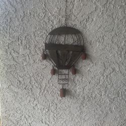 Vintage Air hot  Ballon Wind-chime  With 5 Kettle Bells $10