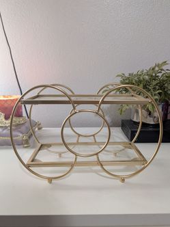 GOLD BOW DISPLAY
