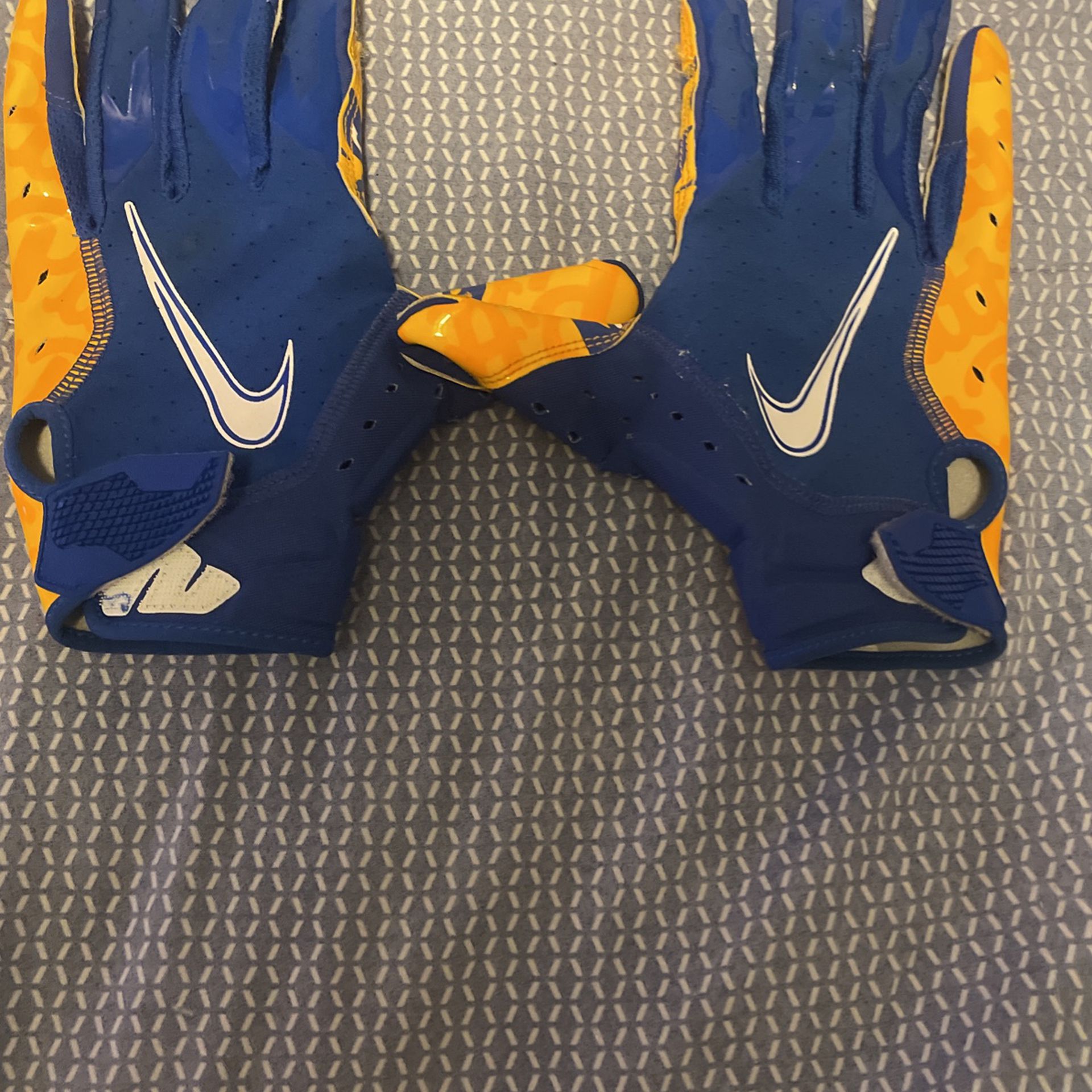 Gorilla Grip Gloves (Brand New!) for Sale in Pittsburgh, PA - OfferUp