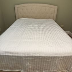 Queen Mattress + Bed Frame w/ Headboard- Excellent Condition