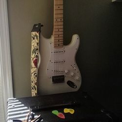Fender Squier And PEAVEY amp Combo