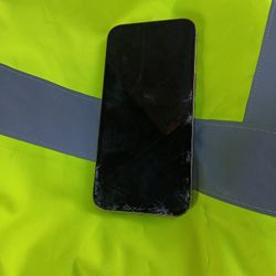 iPhone 13 Promax 256 Gig Broken Glass , Turns On But No Picture. Unlocked $140obo