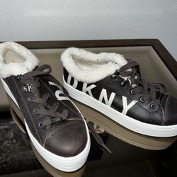 Womens brand new dkny ahoes sneakers 7.5 