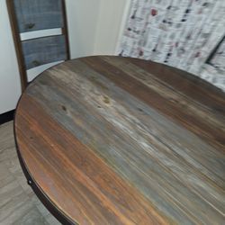 Dining Room Table  And Chairs