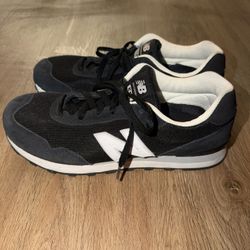 New Balance 515 in a black and white colorway.