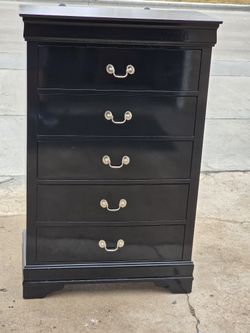 DRESSER 