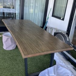 Free Furnitures - King mattress, rocking chair and dining table 