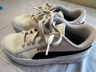 Women’s Puma size 6