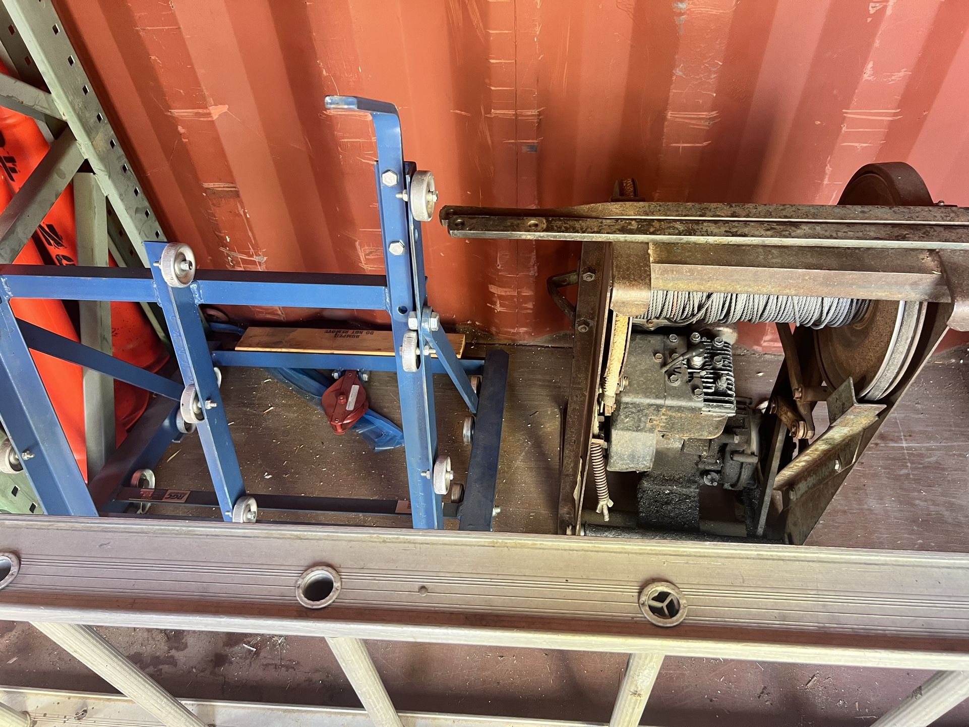 Ladder Hoist 