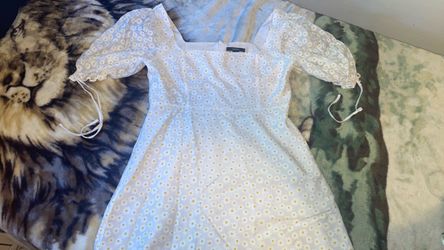 Cute white dress by forever 21