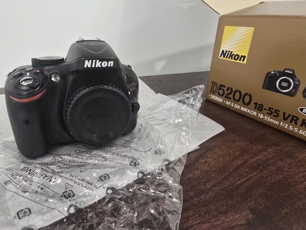 Nikon D5200 18-55 VR Kit