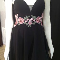 Beautiful Dress - Size 5  Color: Black.