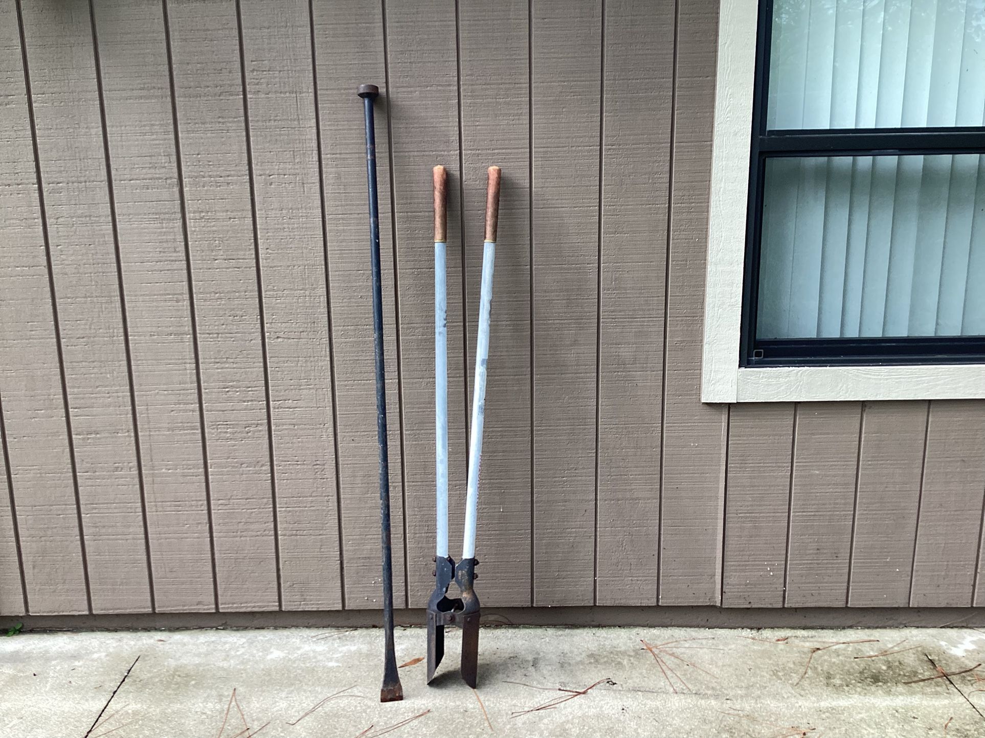 Fiberglass Handled Post Hole Digger And 20 Lb. Wrecking Bar