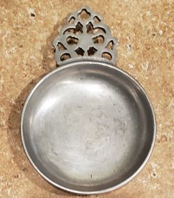 Vintage 1930's stede pewter mini porringer