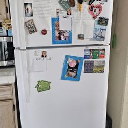 Frigidaire Refrigerator 