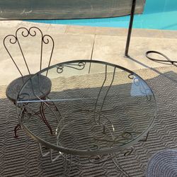 Outdoor Vintage Table Iron/glass