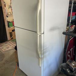 Pending Pickup - Kenmore Refrigerator 18 Cf