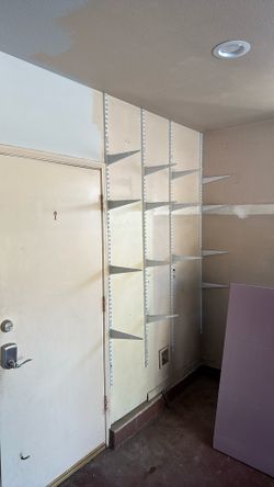 Shelf brackets