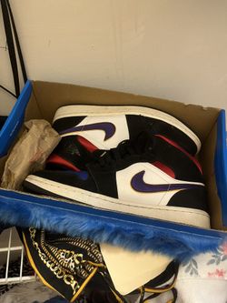 High Dunk and Can Keep The Fluffy Box