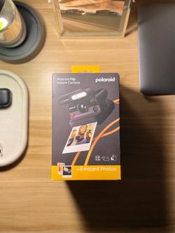 Poloroid flip instant camera