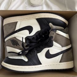 Jordan 1 Retro High Dark Mocha Size 8 Men 