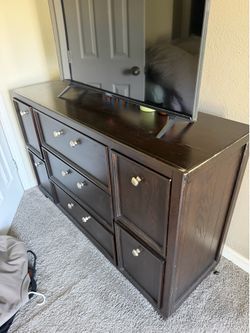 Dresser Dresser