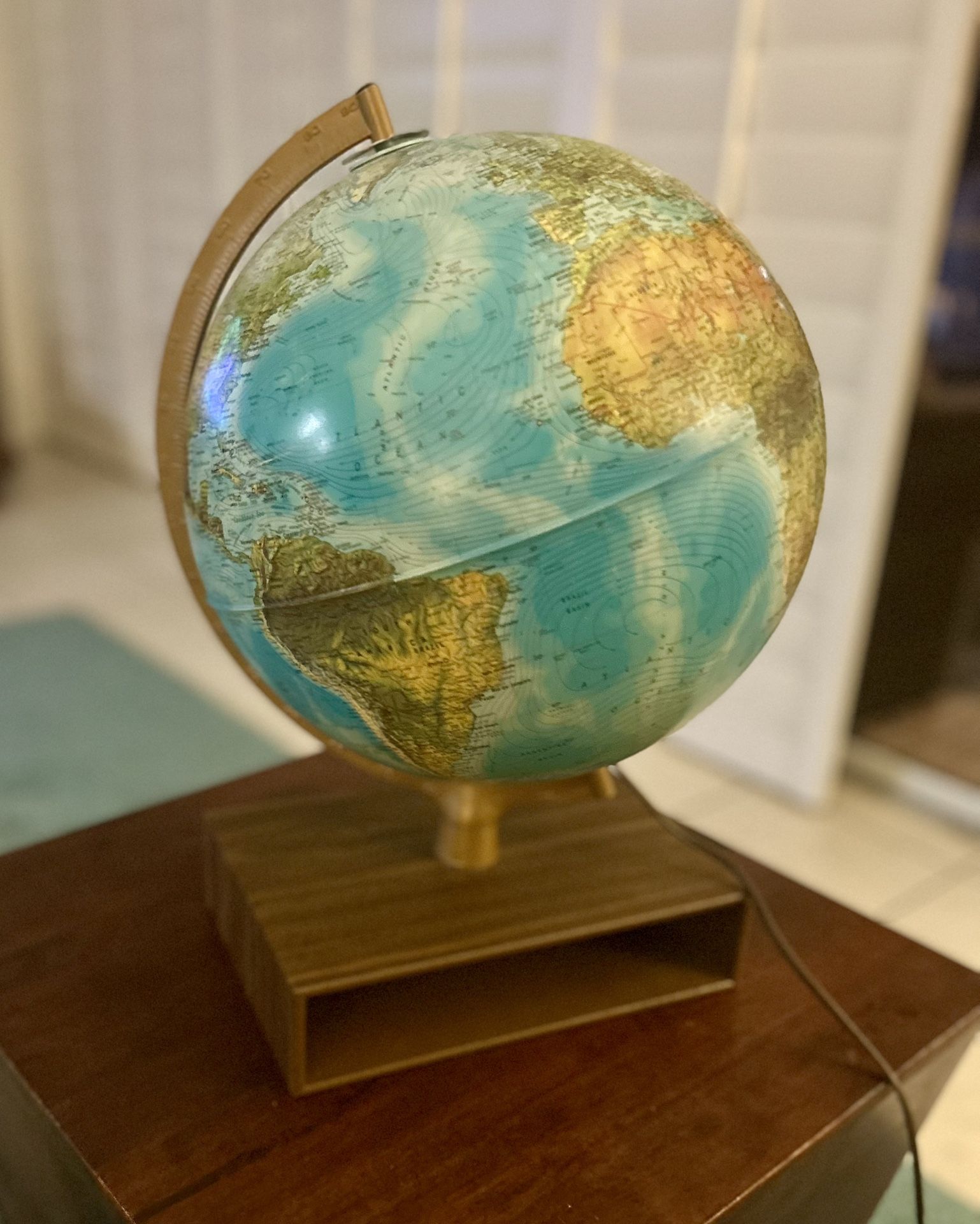 Illuminated Desktop Globe