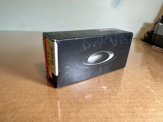 Oakley replacement Box with replacement rubber padding