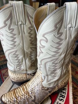 Justin’s cowboy boots