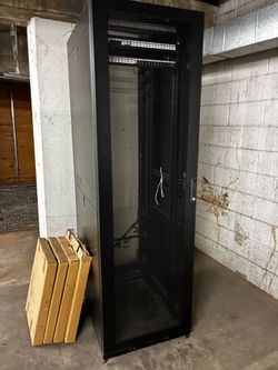 Server Rack NEED GONE BY 08/07