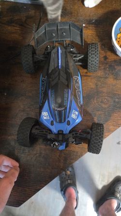 Arrma typhon grom with broken shock tower part included
