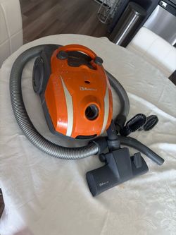 Koblenz Canister Vacuum Cleaner