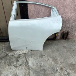 23 To 24 Toyota Prius Left Rear Door 