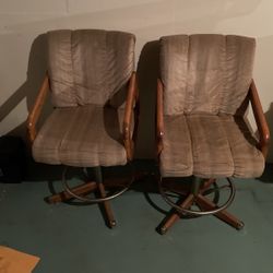 2 Bar Stools