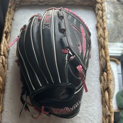 Wilson 12in pitching glove black n pink 