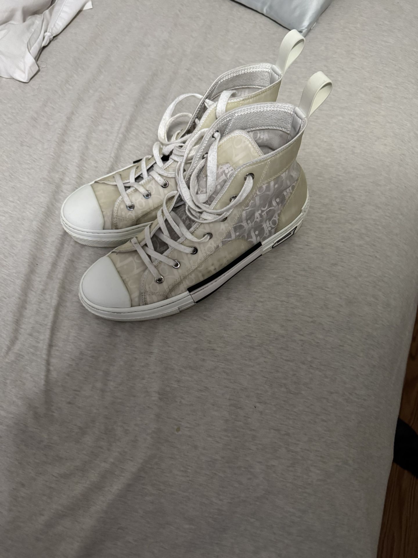 Dior B23