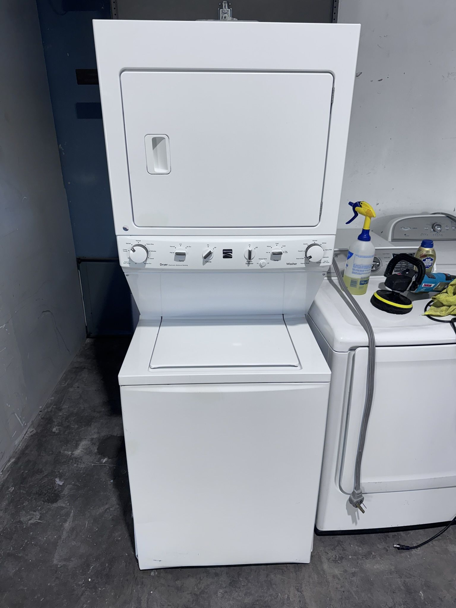 Frigidaire Washer And dryer Combo Stacked 27 "width 