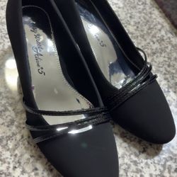Black Heels 6.5 WW