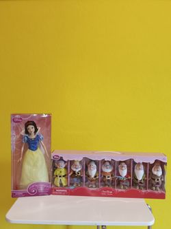 Disney Store Snow White and The Seven Dwarfs Figures