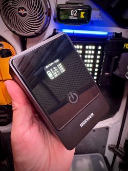Neewer 99wh V-Mount battery with 100w USB-C PD