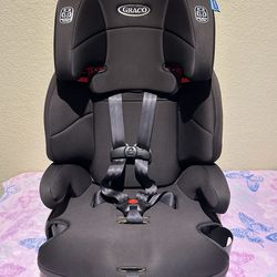 Graco Tranzitions 3-in-1 Harness Booster Car Seat, Forward Facing Car Seat, Highback, to Backless Booster, Black